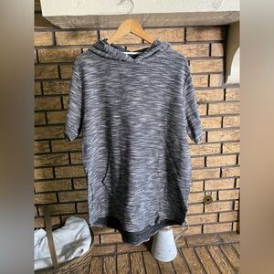 Women’s carbon short sleeve pull over‎